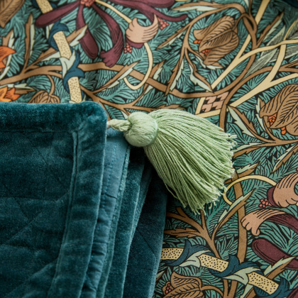 Morris & Co Honeysuckle & Tulip Quilted Throw