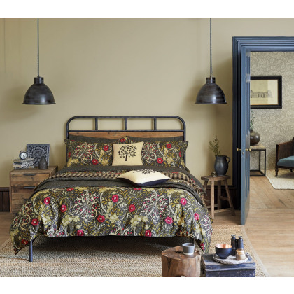 Morris & Co Seaweed Quilted Throw