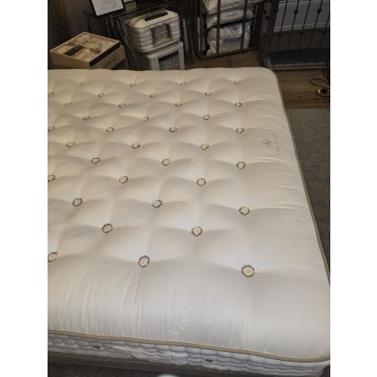 Ex Display Vispring Shetland Sprung Edge Divan Set In Super King Zip and Link With Eccleston Ex Display Vispring Shetland Sprung Edge Divan Set In Super King Zip and Link With Eccleston