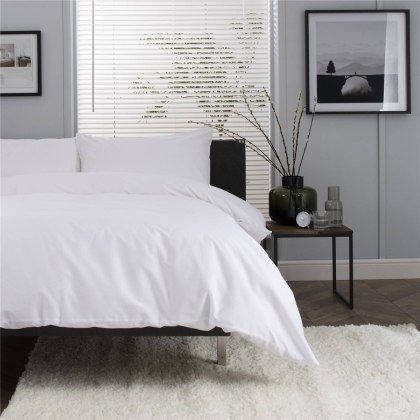 The Lyndon Company 200 Thread Count White Duvet Set The Lyndon Company 200 Thread Count White Duvet Set