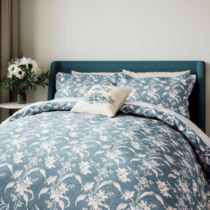 V&A Daffodil Dreams Blue Duvet Set Double V&A Daffodil Dreams Blue Duvet Set Double