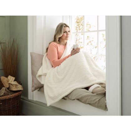 Deyongs Cream Cable Heated Sherpa Throw Deyongs Cream Cable Heated Sherpa Throw