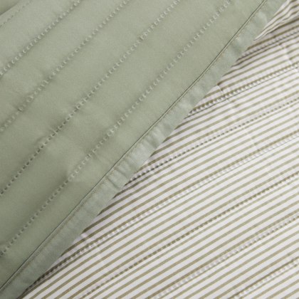 Catherine Lansfield Stripe Bedspread Green Catherine Lansfield Stripe Bedspread Green
