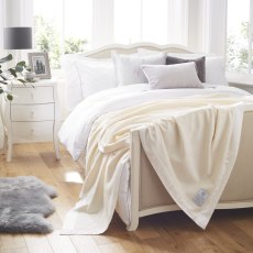 John Atkinson by Hainsworth Pure Cashmere Blanket - Cashmere De Lux with Satin Binding John Atkinson by Hainsworth Pure Cashmere Blanket - Cashmere De Lux with Satin Binding