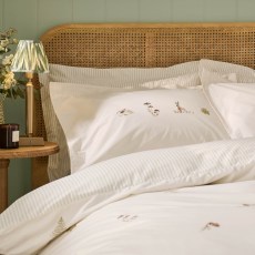 Sophie Allport Autumn Foraging Oxford Pillowcase Pair Sophie Allport Autumn Foraging Oxford Pillowcase Pair