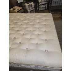 Ex Display Vispring Shetland Sprung Edge Divan Set In Super King Zip and Link With Eccleston Ex Display Vispring Shetland Sprung Edge Divan Set In Super King Zip and Link With Eccleston