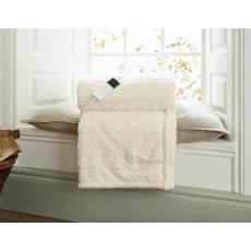 Deyongs Cream Cable Heated Sherpa Throw Deyongs Cream Cable Heated Sherpa Throw
