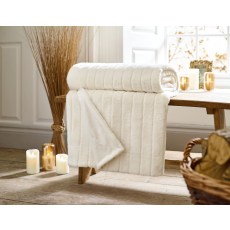 Deyongs Hockley Throw in Cream Deyongs Hockley Throw in Cream