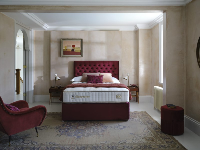 Sleepeezee Sleepeezee Centurial 02 Platform Top Divan Set