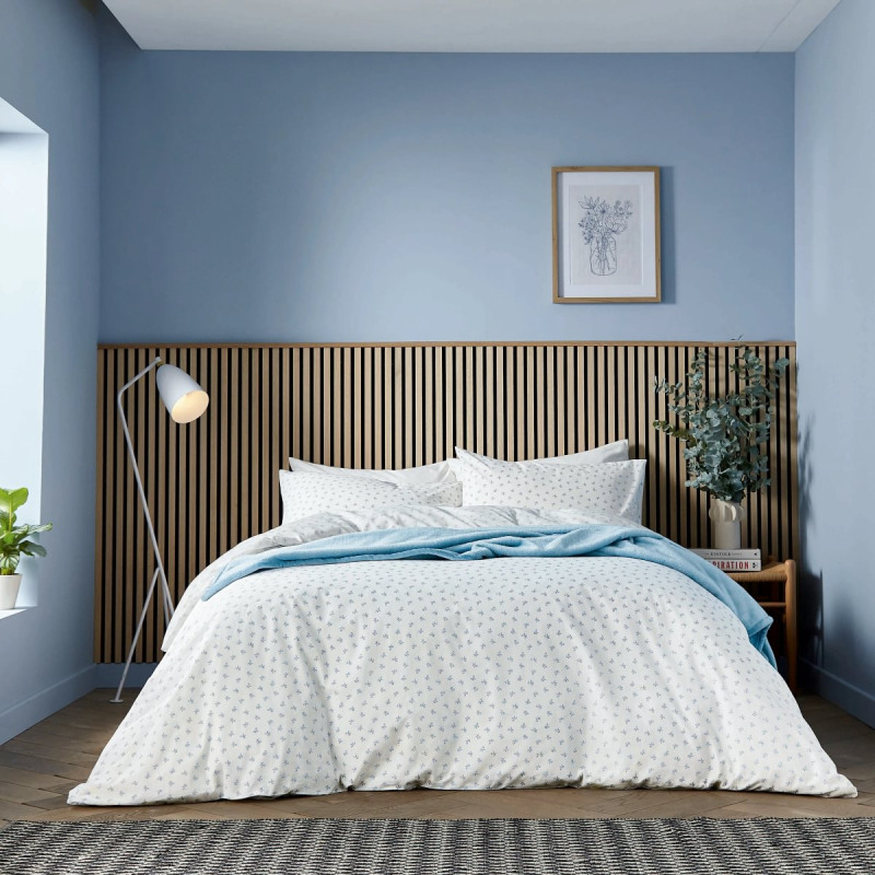 HS CALICO CHALK LEAF SPRIG BLUE main HR Medium