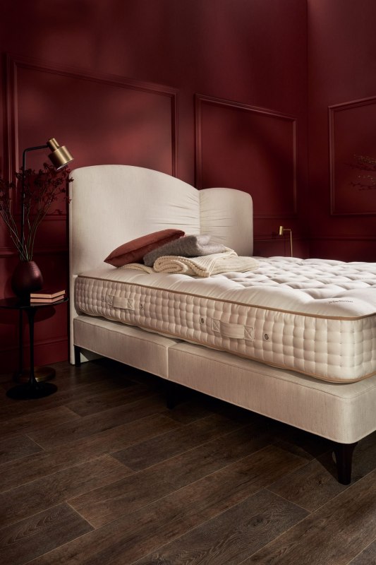 Vispring Vispring Tiara Superb Sprung Edge Divan Set