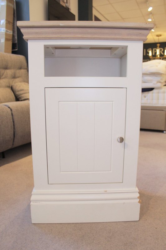 Peter Betteridge Collection Ex-Display New England Small One Door Open Shelf Bedside Cabinet