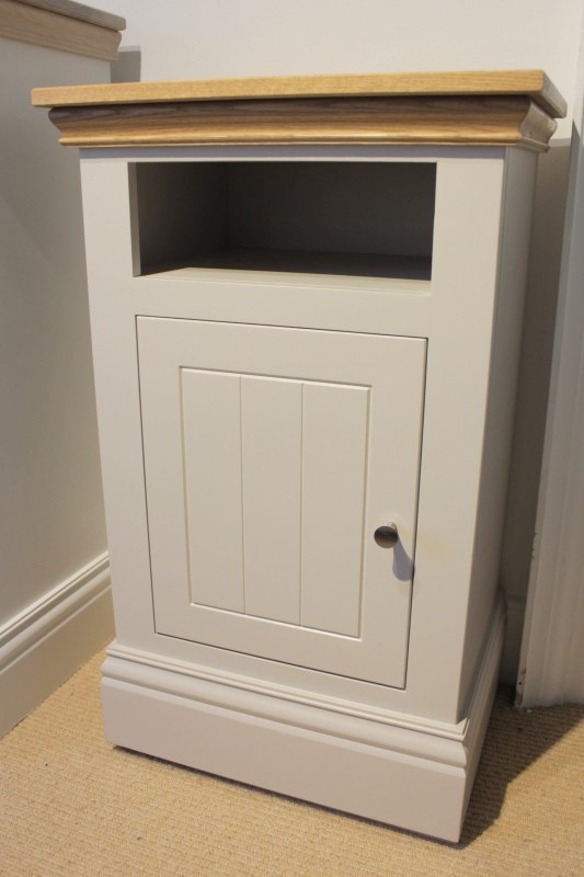 Peter Betteridge Collection Ex-Display New England One Door Open Shelf Bedside Cabinet