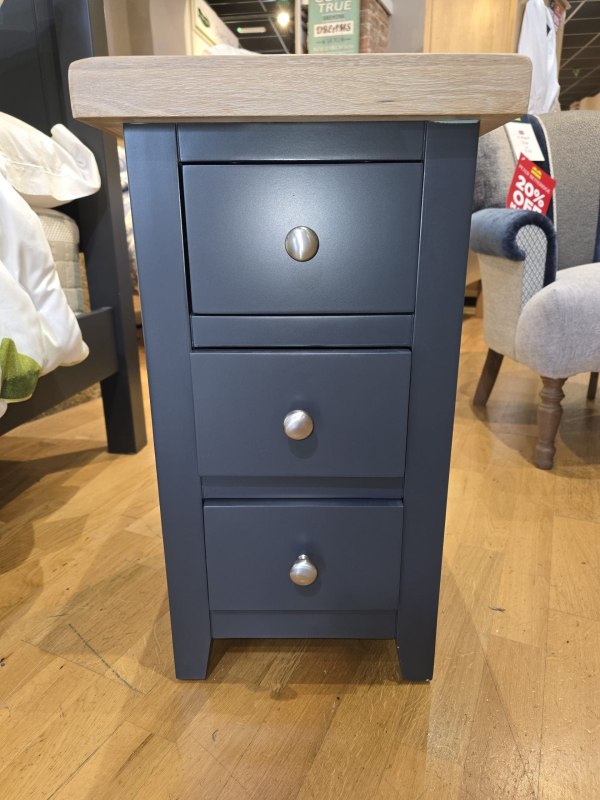 Peter Betteridge Collection Ex-Display Hope Cove Compact 3-Drawer Bedside in Raven No.1