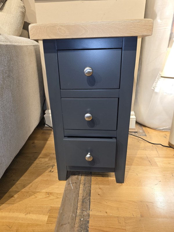 Peter Betteridge Collection Ex-Display Hope Cove Compact 3-Drawer Bedside in Raven No.2