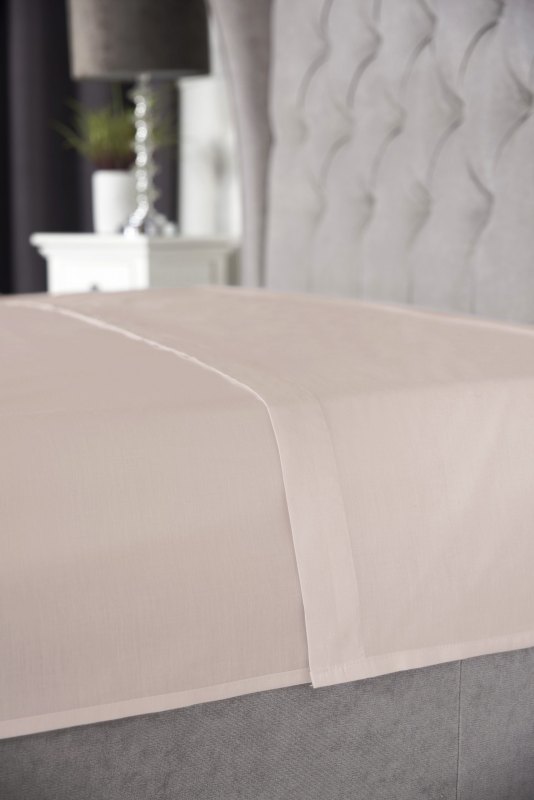 Belledorm Belledorm 200TC Cotton/Polyester Cream Flat Sheet