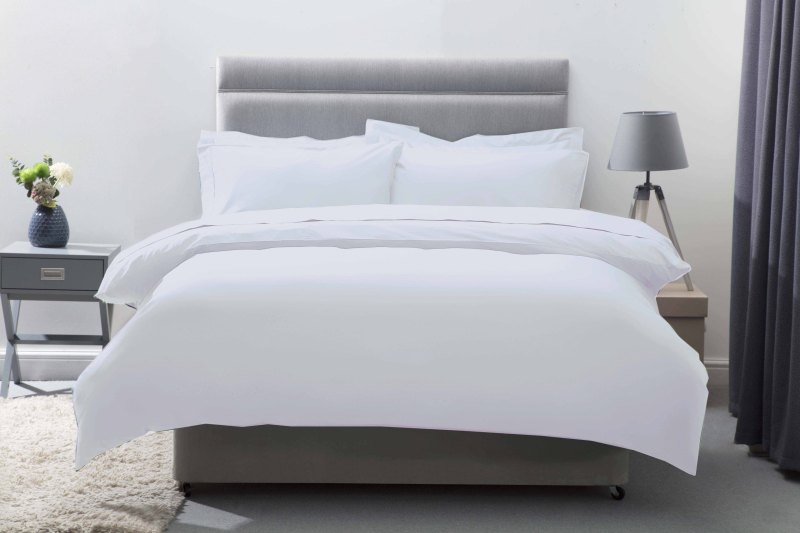 Belledorm Belledorm 200TC Egyptian Cotton White Duvet Cover