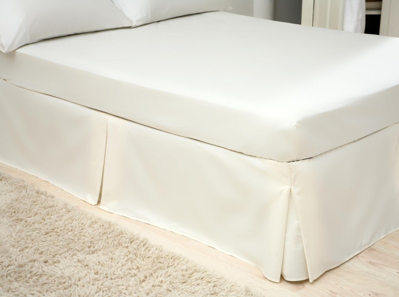 Belledorm Belledorm 200TC Egyptian Cotton Ivory 41cm Deep Box Pleat Valance