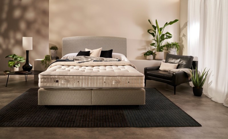 Vispring Vispring Herald Superb Sprung Edge Divan Set