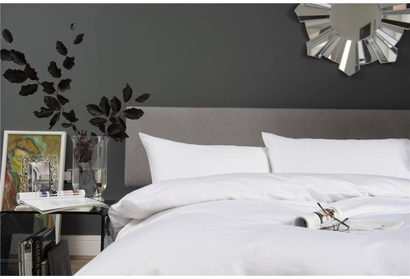 The Lyndon Company The Lyndon Company 400 Thread Count Sateen White Duvet Set - Superking