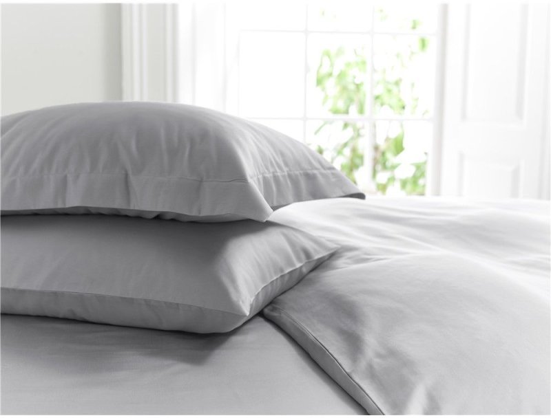 The Lyndon Company The Lyndon Company 400 Thread Count Sateen Platinum Oxford Pillowcase