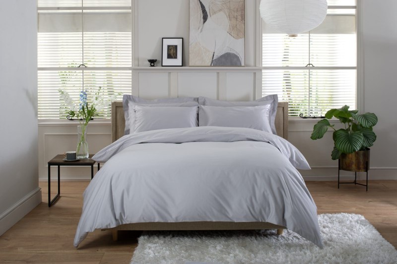 The Lyndon Company The Lyndon Company 800 Thread Count Sateen Platinum Duvet Set - King