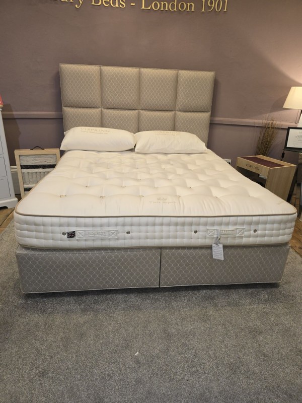 Vispring Ex Display Vispring Shetland Sprung Edge Divan Set In Super King Zip and Link With Eccleston