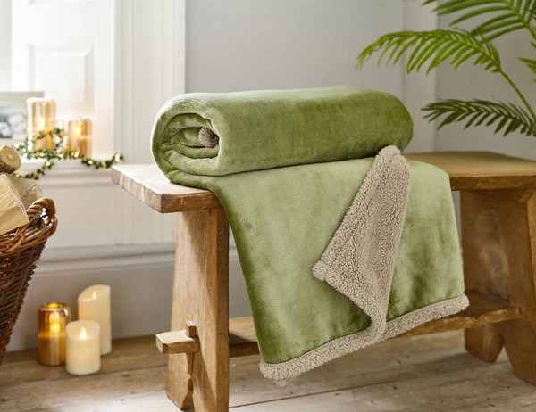 Deyongs Deyongs Hazelwood Sherpa Fleece Throw in Sage