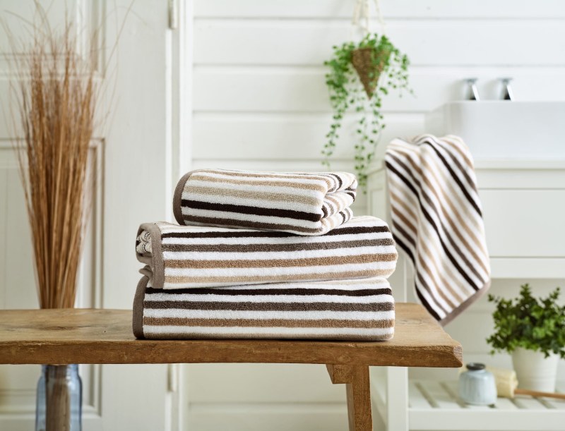 Deyongs Deyongs Bliss Linear Stripe Towels in Natural