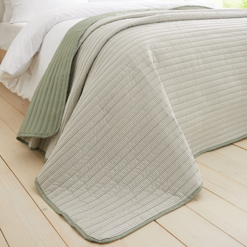Catherine Lansfield Catherine Lansfield Stripe Bedspread Green